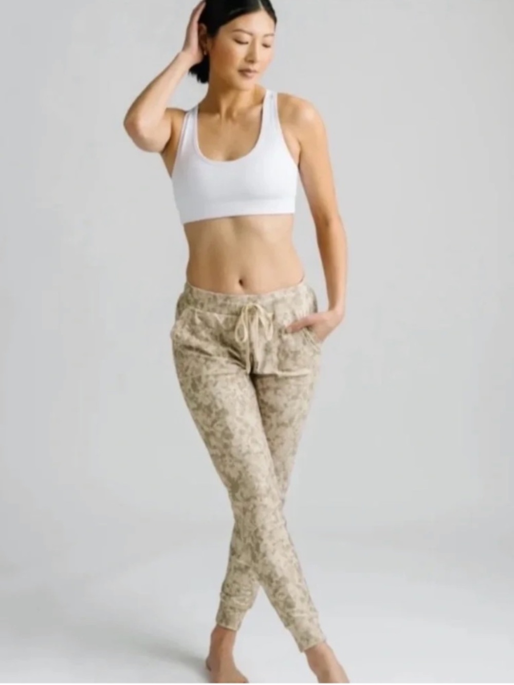 Zyia Active Women's Mojave Camo Cozy Jogger Pants Beige Drawstring Stretch Small